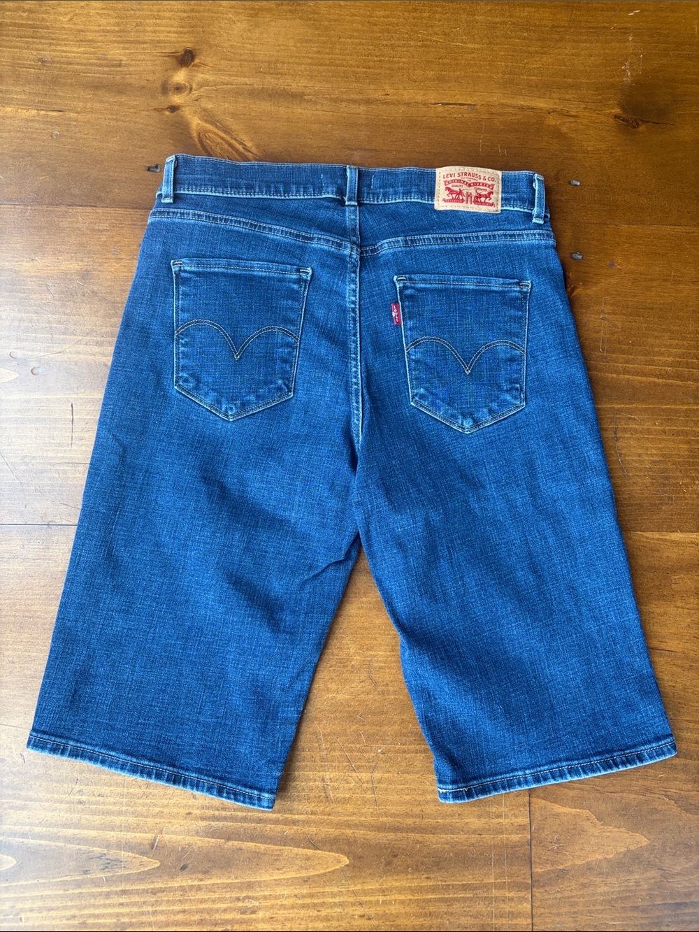 Levi’s Denim Bermuda Shorts Sz 27